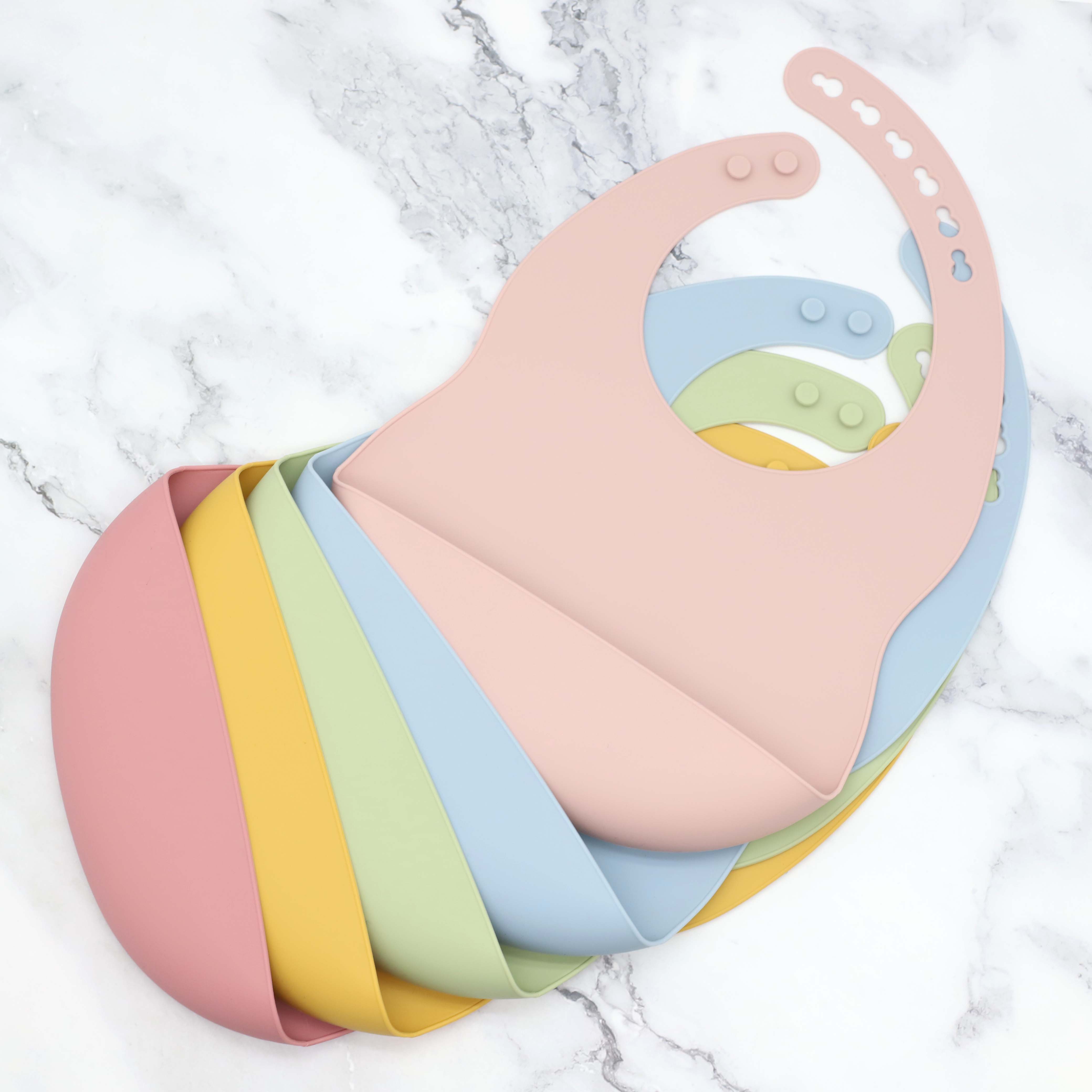 Silicone Baby Bibs - 조절 가능한 버튼이 있는 새로운 아기용